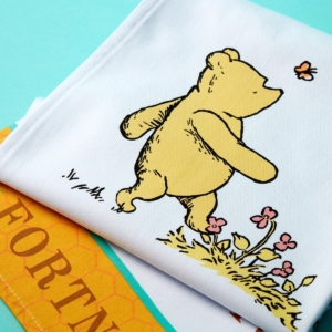 Disney Winnie the Pooh & Friends Tea Towel DSUK2608
